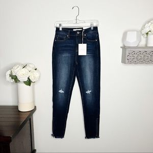KanCan dark wash zipper ankle skinny jeans with distressed knees size 5